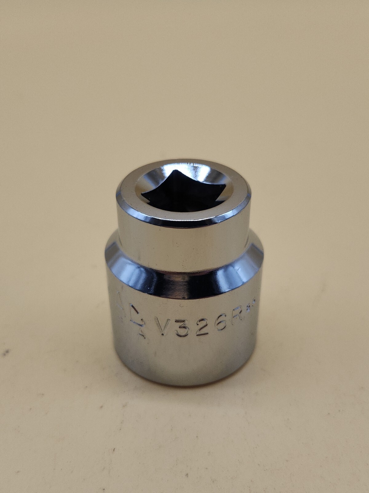 MAC TOOLS » 1 IN. » SHORT 1/2 IN. DR. 6 POINT SOCKET , V-326R