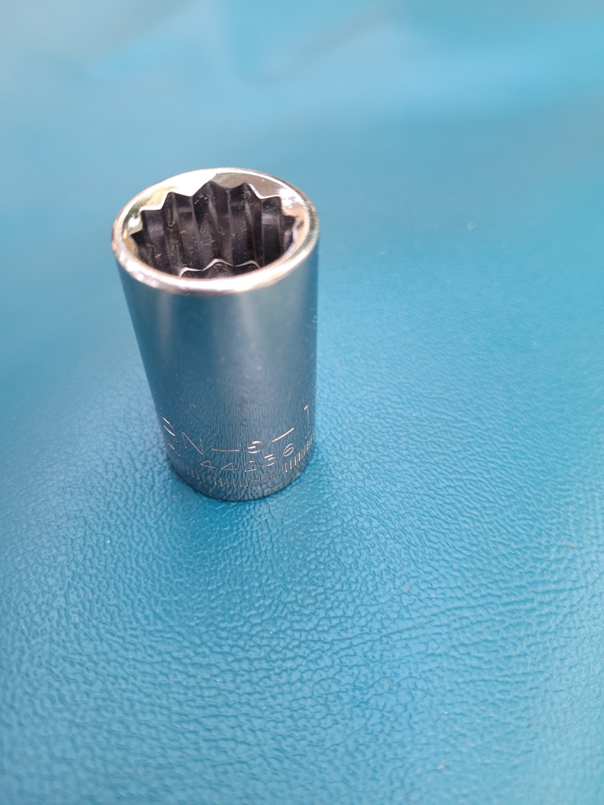 Craftsman -G-44236 Socket 15mm 12 Point 1/2″ Drive.