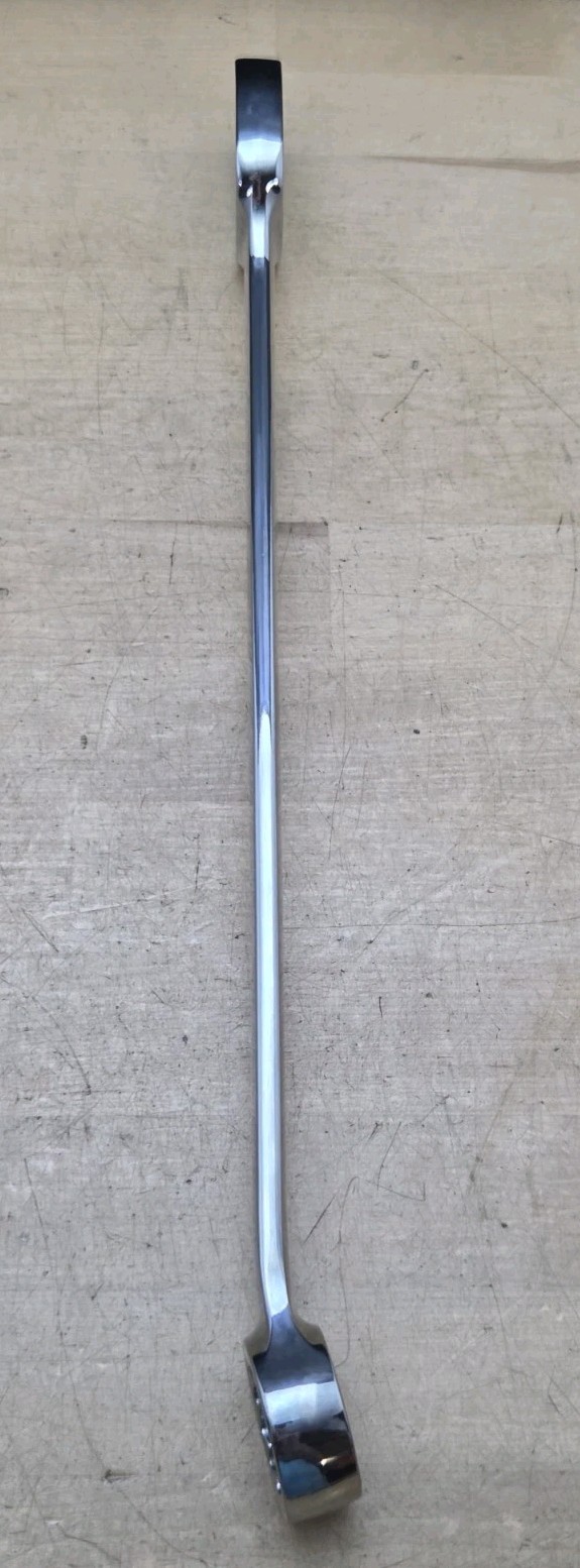 New Snap On SOEX32 – 1″ Standard Handle 12 Pt Chrome Combination Wrench