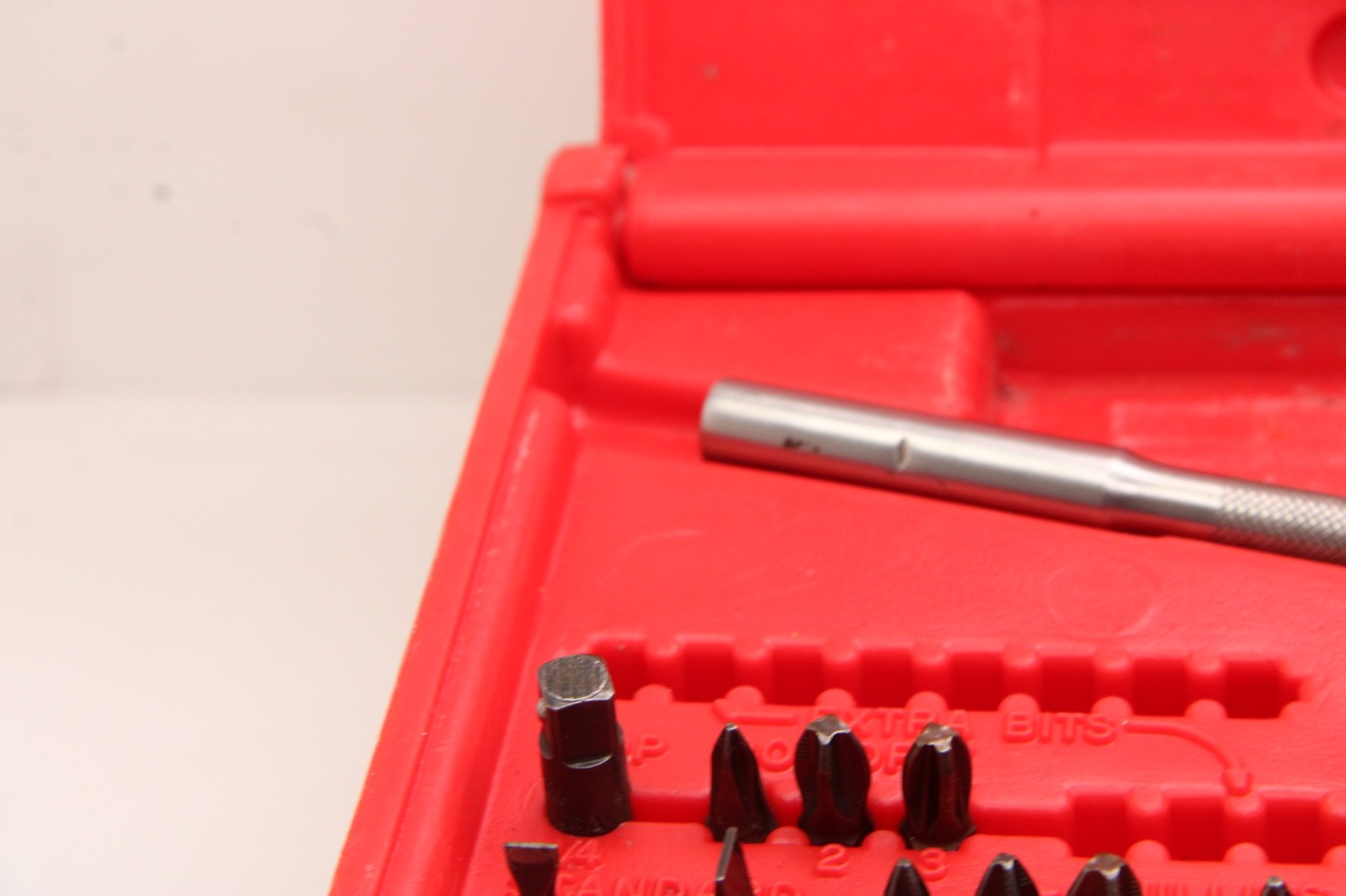 Snap On SSDMR220 22 Piece Ratcheting Screwdriver Set w/Red Case USA
