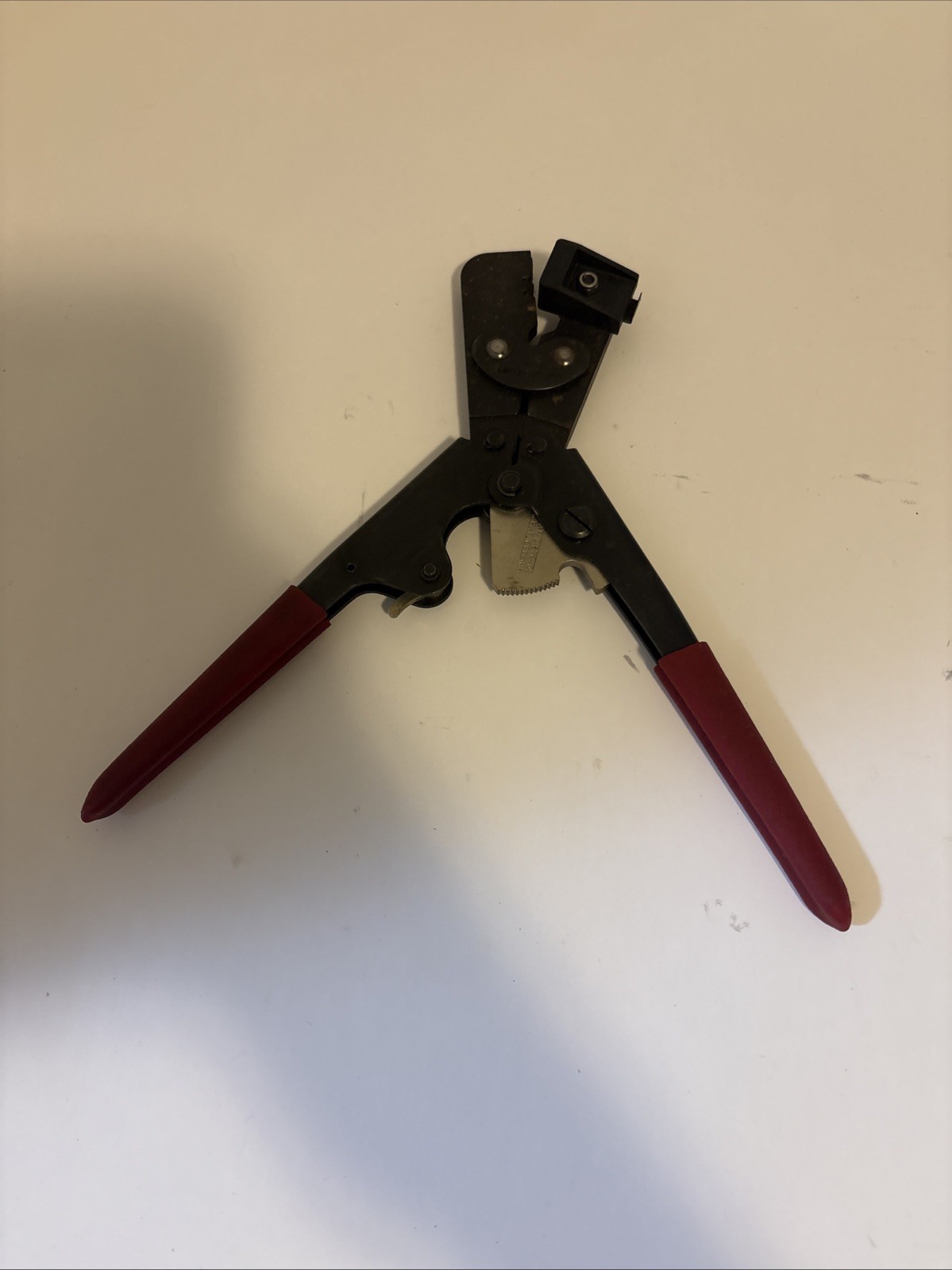 Packard Electric GM 15397700 Red Rubber Handle Terminal Crimpers Good Condition