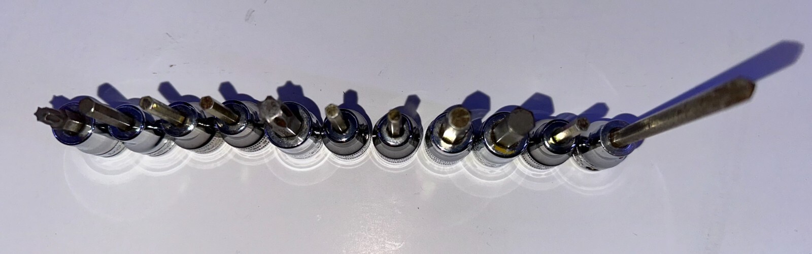 Variety of Snap On Sockets, 3/16 FA6E, 4 FAM4E, 5/16 FAIOE, 8 FTX500E, 7 FAM7E +