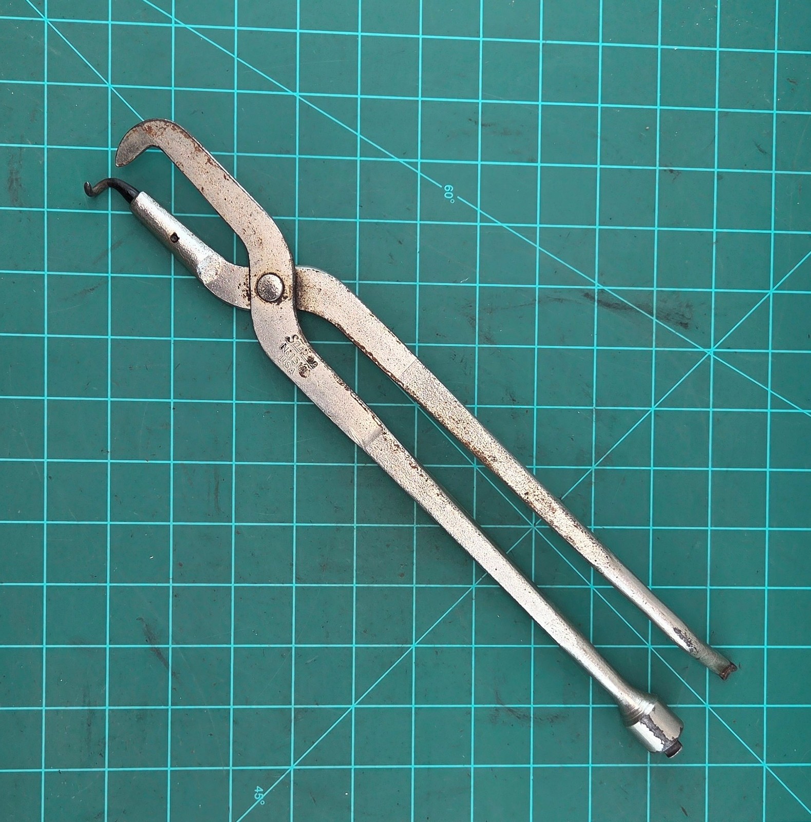 Snap On Tools 131A Drum Brake Spring Pliers