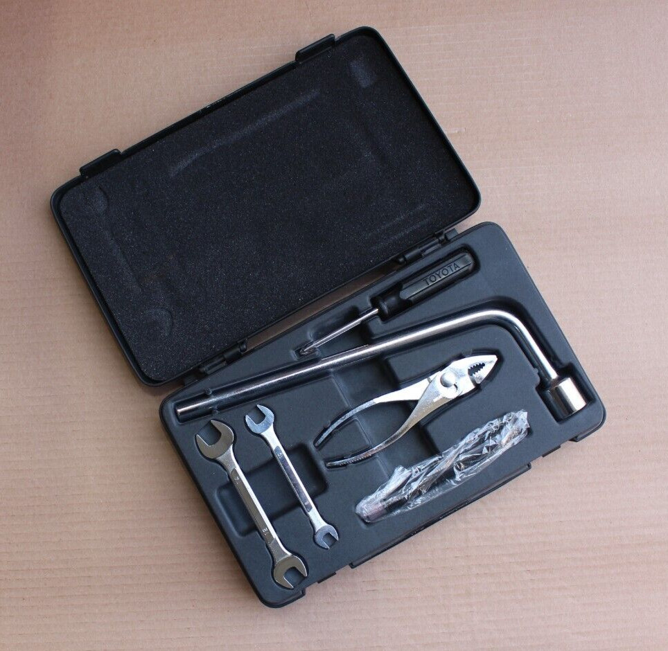Lexus Ls430, Ls400 Emergency Lug Wrench Toyota OEM Tool Kit