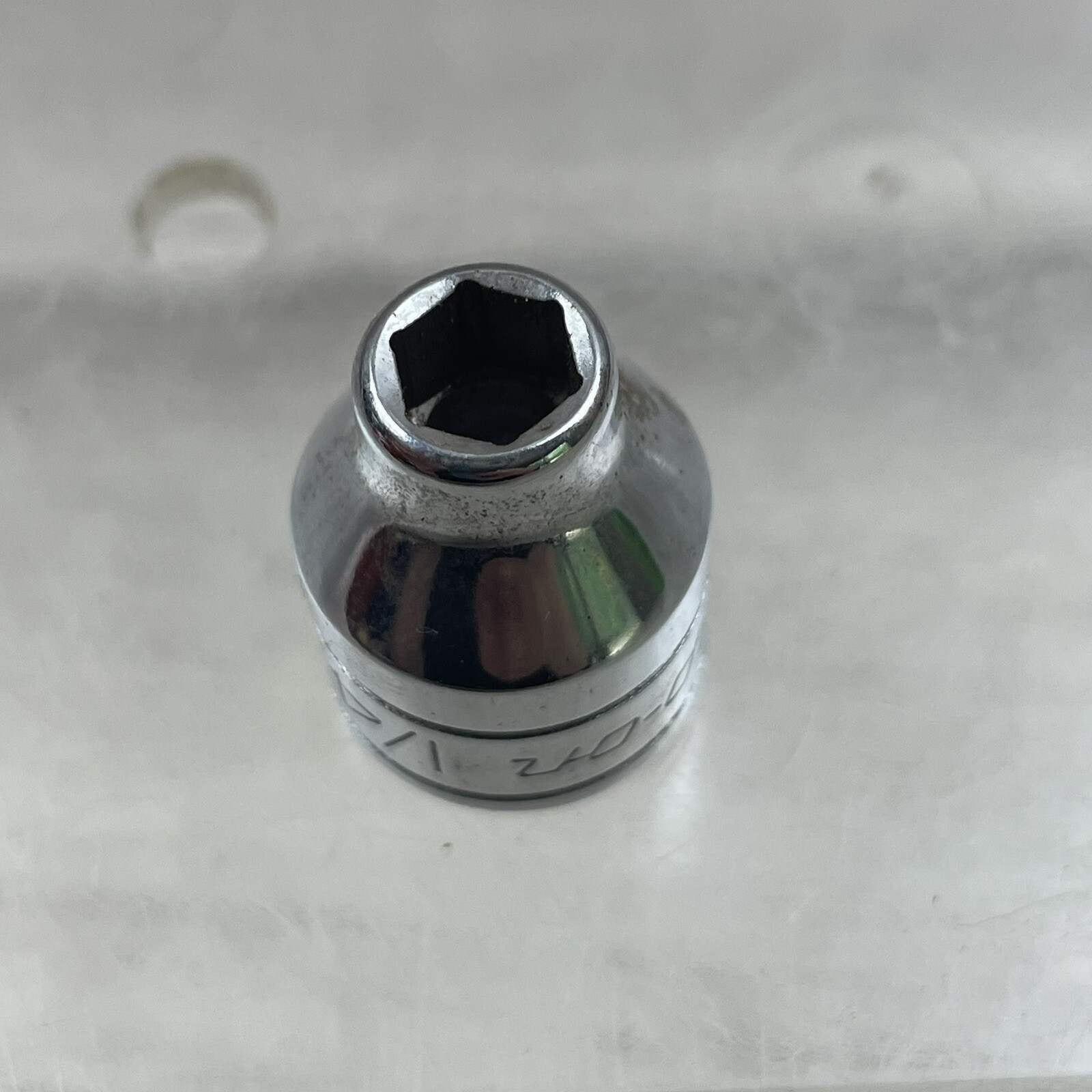 Snap-On (FS081) 3/8″ Drive 6-Point SAE 1/4″ Shallow Socket