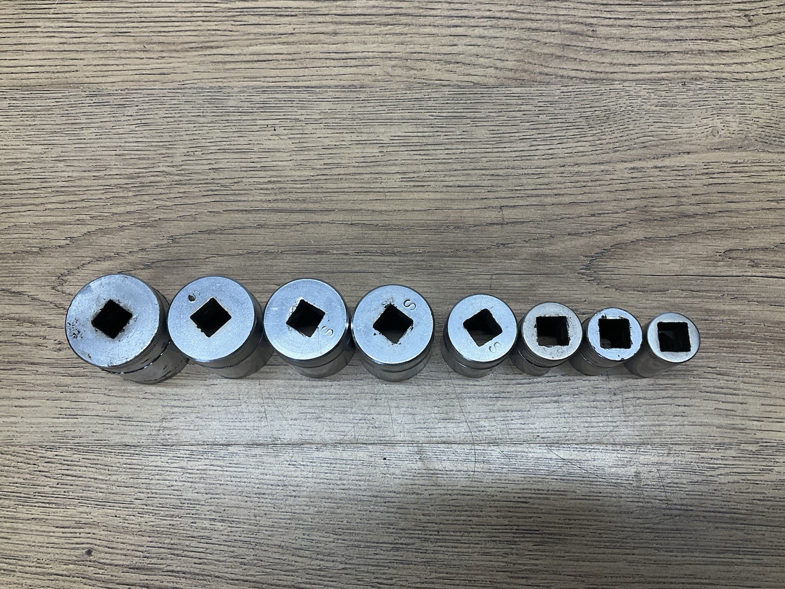 8 Britool Sockets EBM 32 30 29 28 24 20 18 16 MM Metric 12 Point 1/2″ Drive