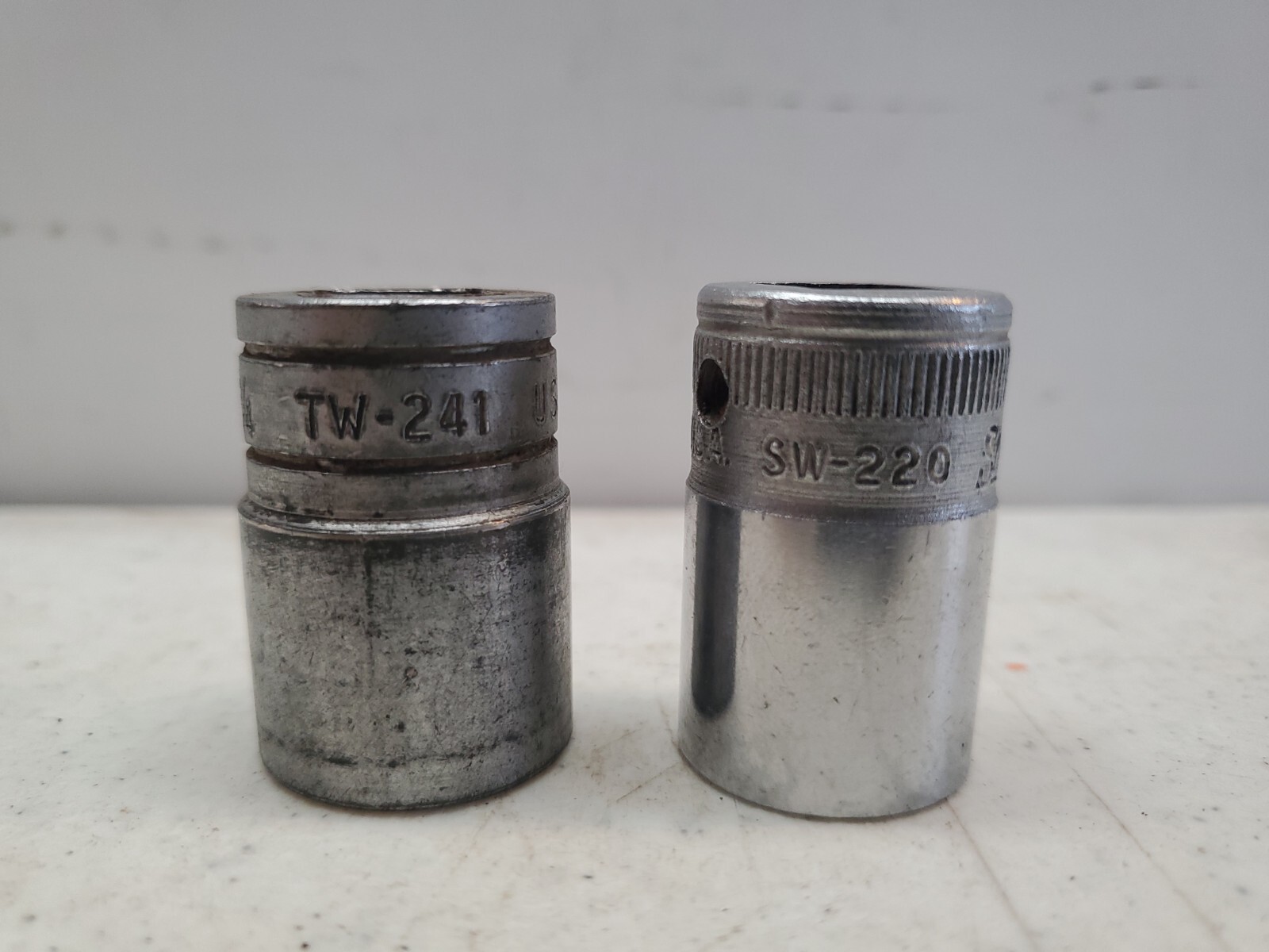 2 Vintage Snap On Sockets 3/4 TW241 & 11/16 SW220