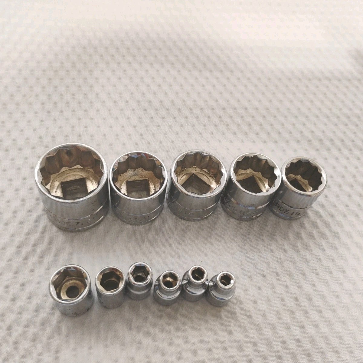 ALLTRADE Sockets Mix Metric And SAE 12 And 6 Point 1/2″ And 3/8″ Drive Set Of 11