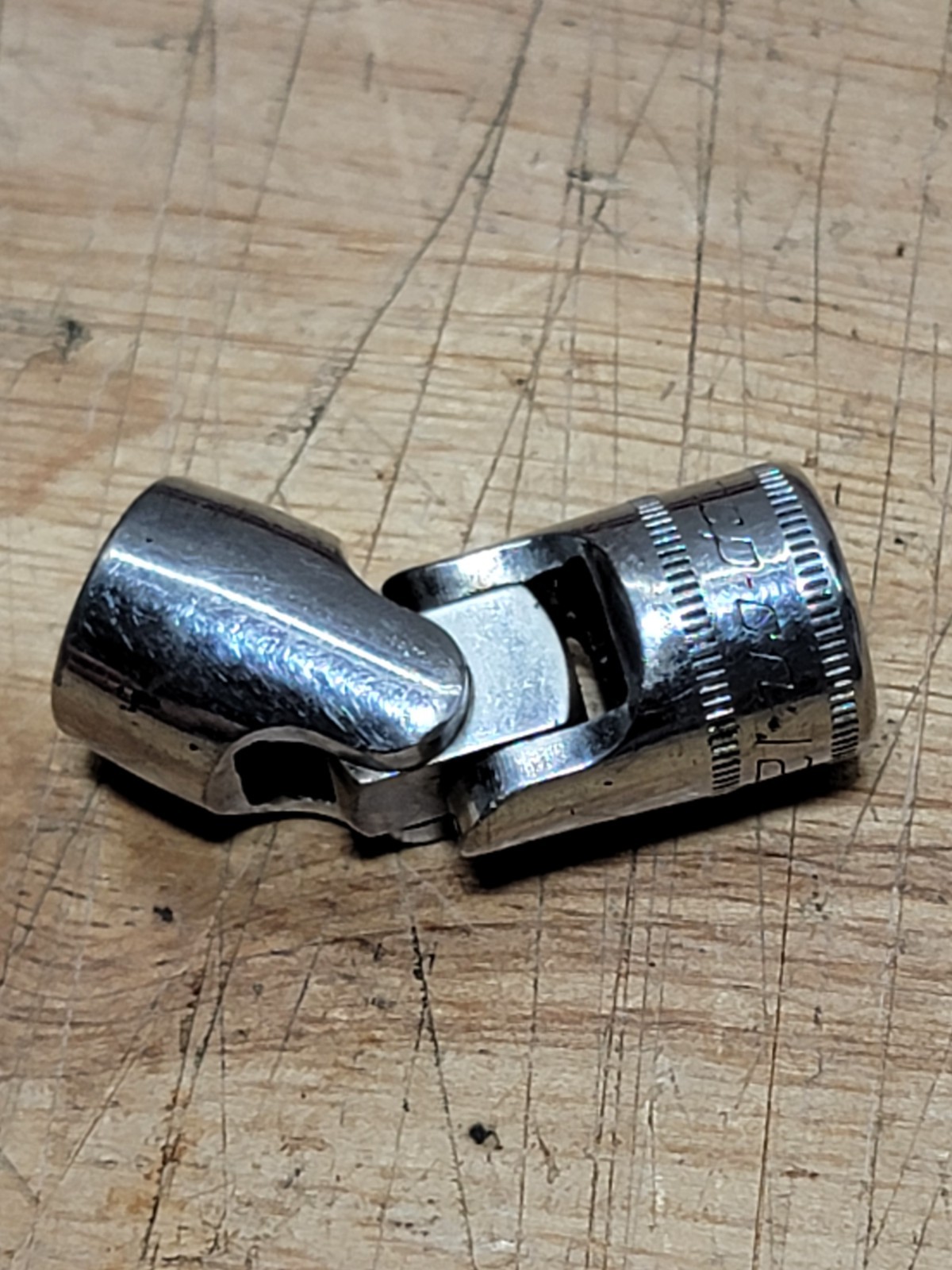 Snap-on Tools USA FSUM12A 3/8″ Drive 12mm 6PT Point Universal Swivel Socket