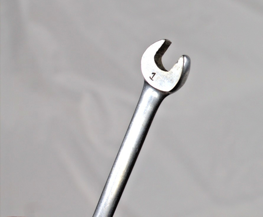 Snap-on’s Blue Point OEX-100 5/16″ 12-point Short Combination Wrench vinatge