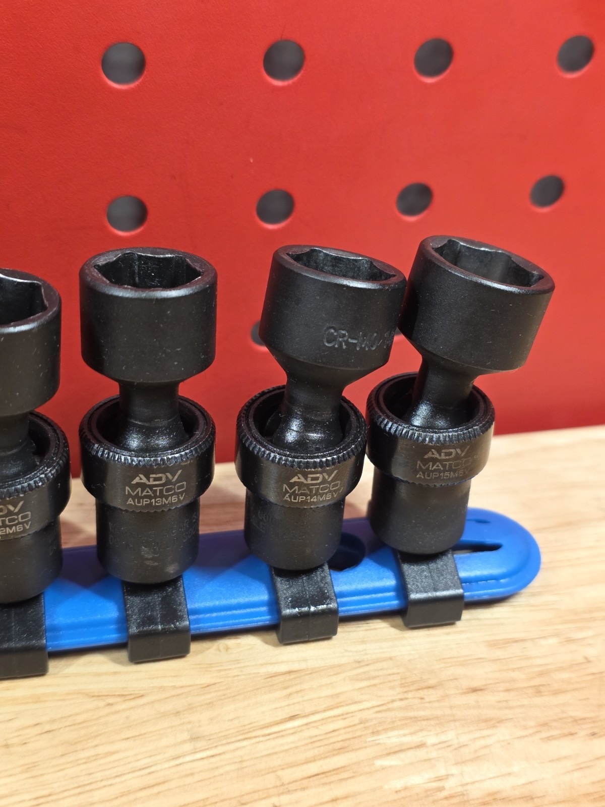 Matco Tools SAUPM126V 5-15mm 12-Piece 1/4” Drive Metric Impact Swivel Socket Set