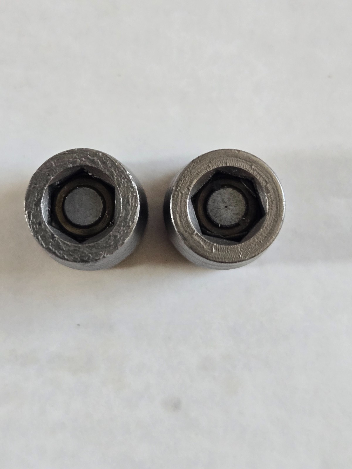 SET OF 2 APEX MX-1108-1/4, MAGNETIC 1/4″ DRIVE, 6-POINT 1/4″ SOCKET