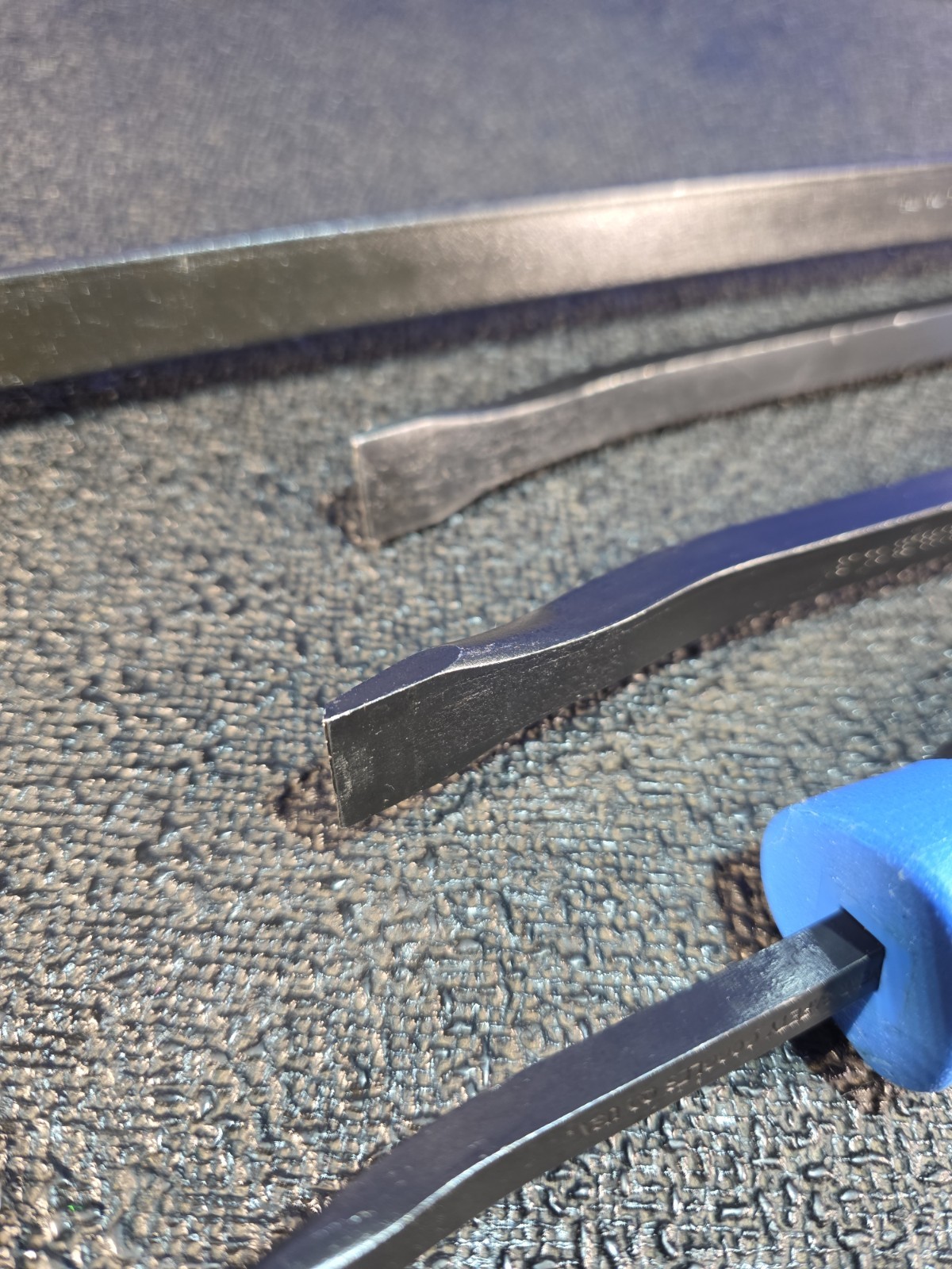 Matco Tools PBB36C 36″ PBB17C 17″ PBB12C 12″ & PBB8C 8″ Striking Pry Bars Blue
