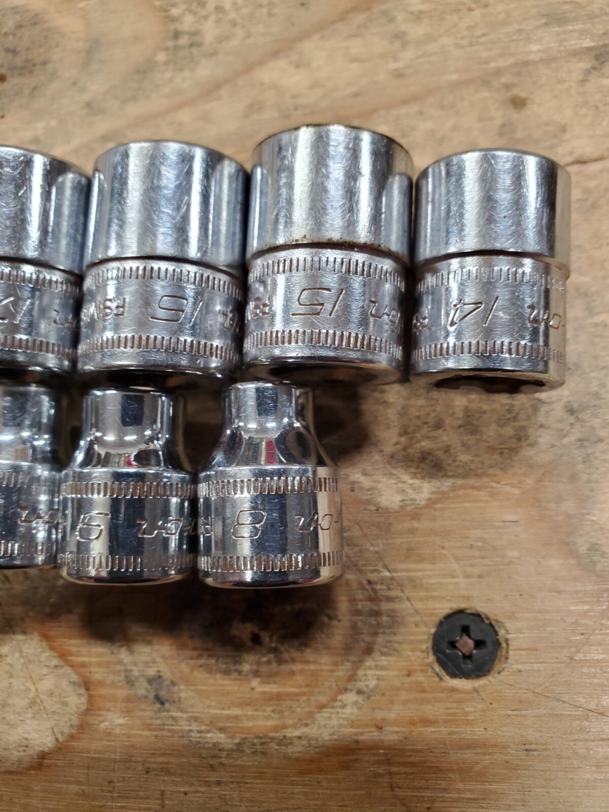 Snap-on Tools 3/8″ drive 8 thru 19 mm 6-point regular socket set 12 pieces
