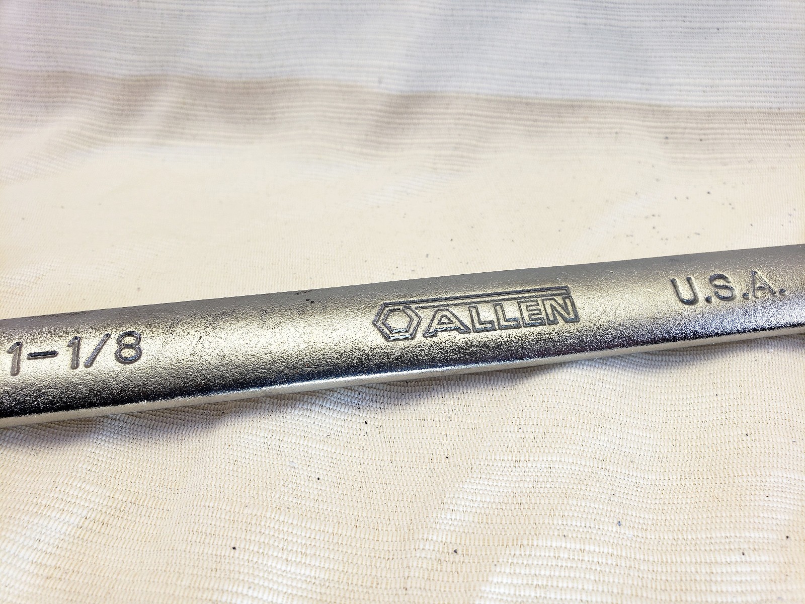 ALLEN TOOLS USA 20220 Combination Wrench 1-1/8″ 12-Point Satin Chrome Finish