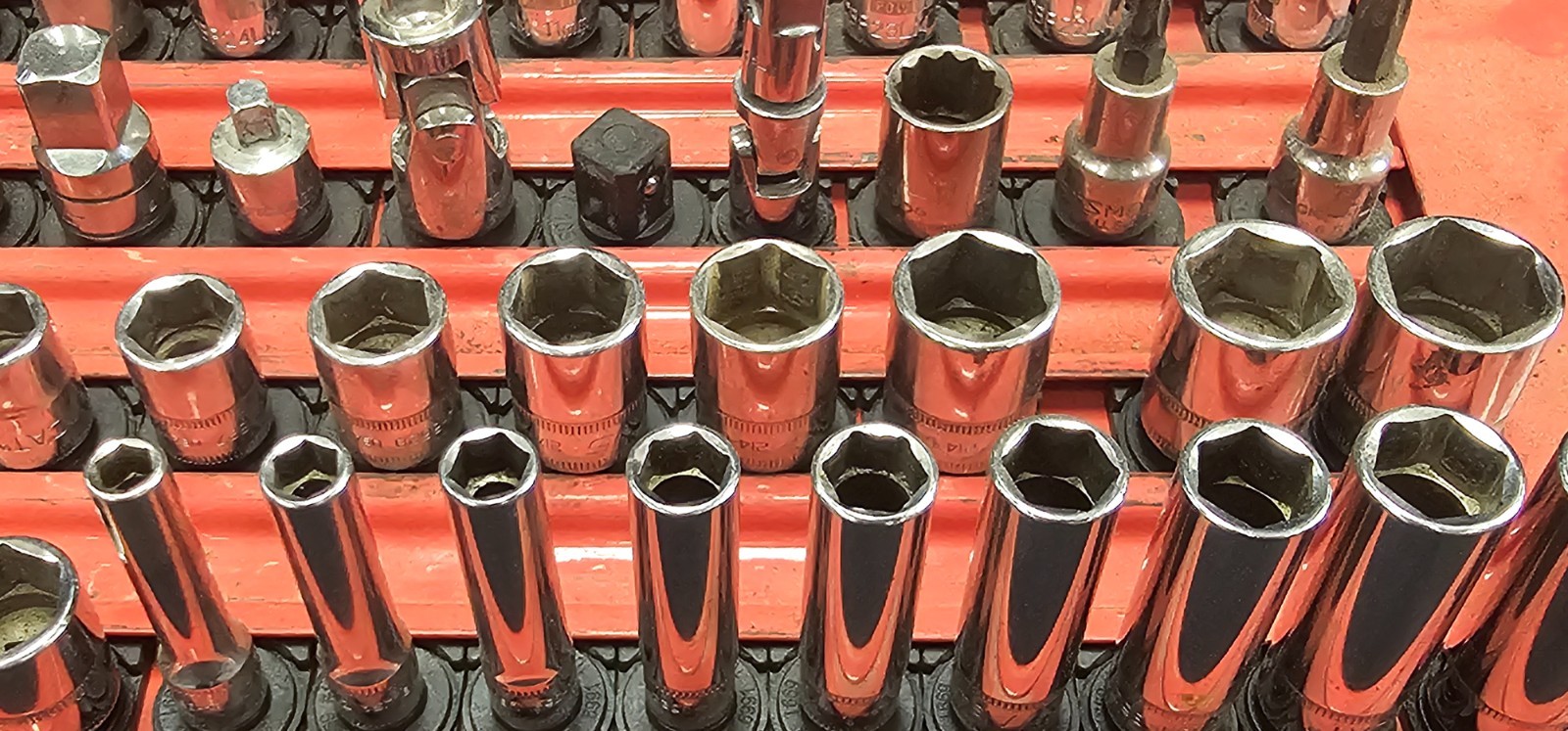 CAT, Blue Power, Snap-On & other brands Assorted Sockets w/ Locking Socket Tray