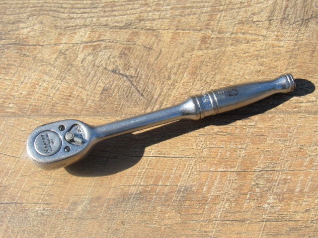 SNAP ON 3/8″ DRIVE F720 CHROME STANDARD HANDLE RATCHET UNDERLINE SILVER BADGE