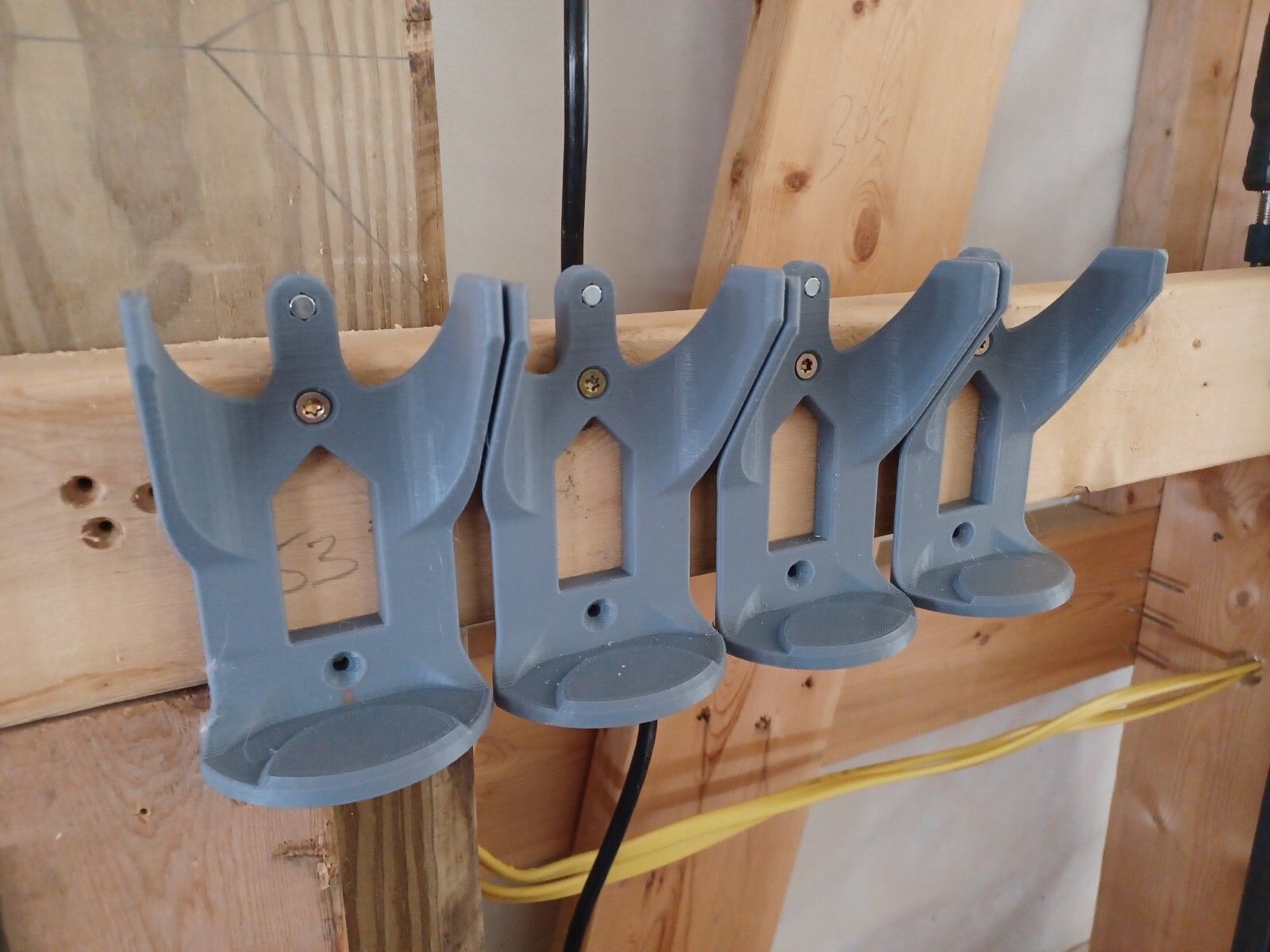(6x) Spray Can Rack, (Magnetic) Holder Wall Mount for aerosol, paint, cleaners