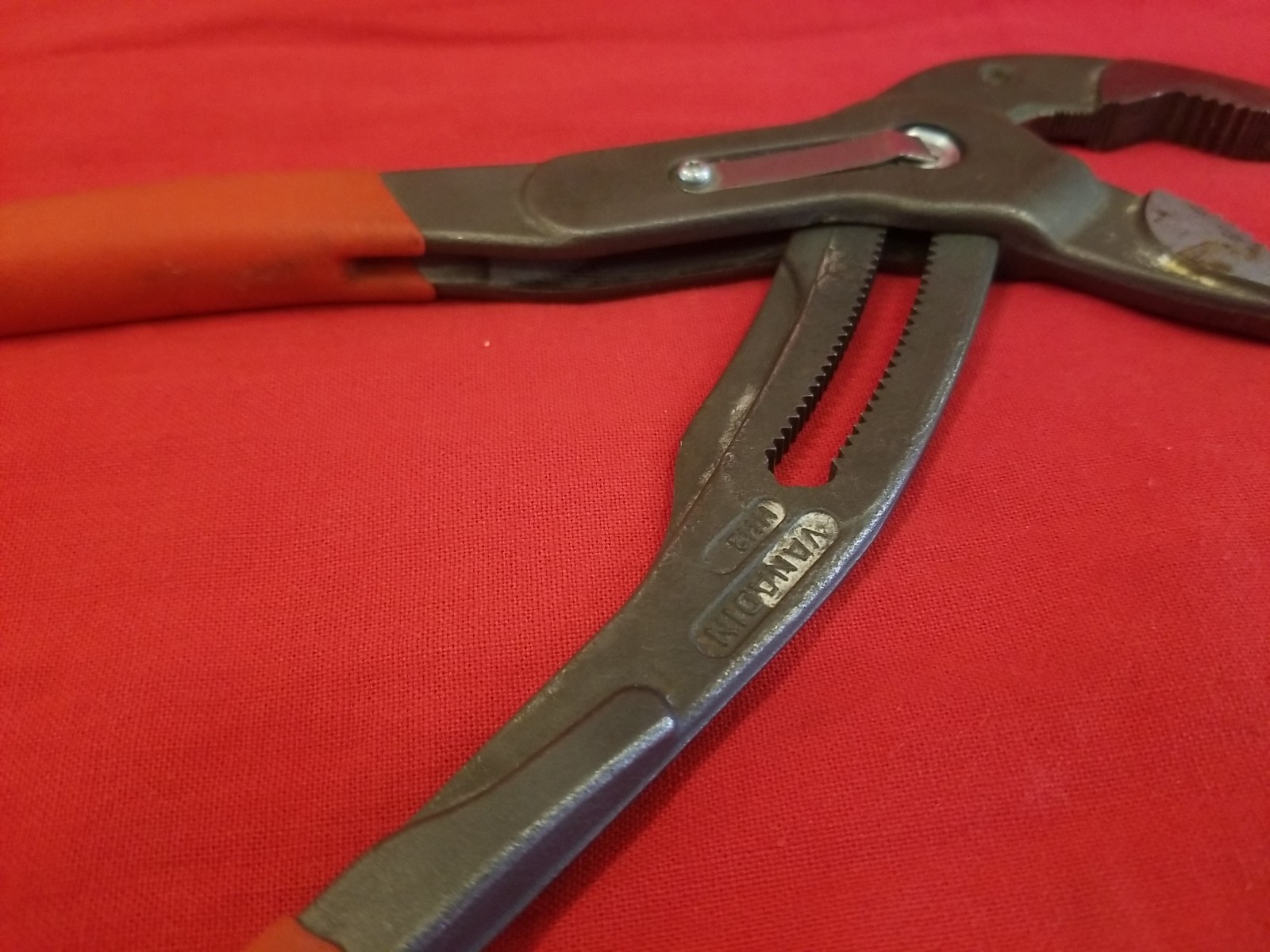 Knipex Cobra Self-Gripping Pliers 12″ Mac Tools P12C Great Condition!