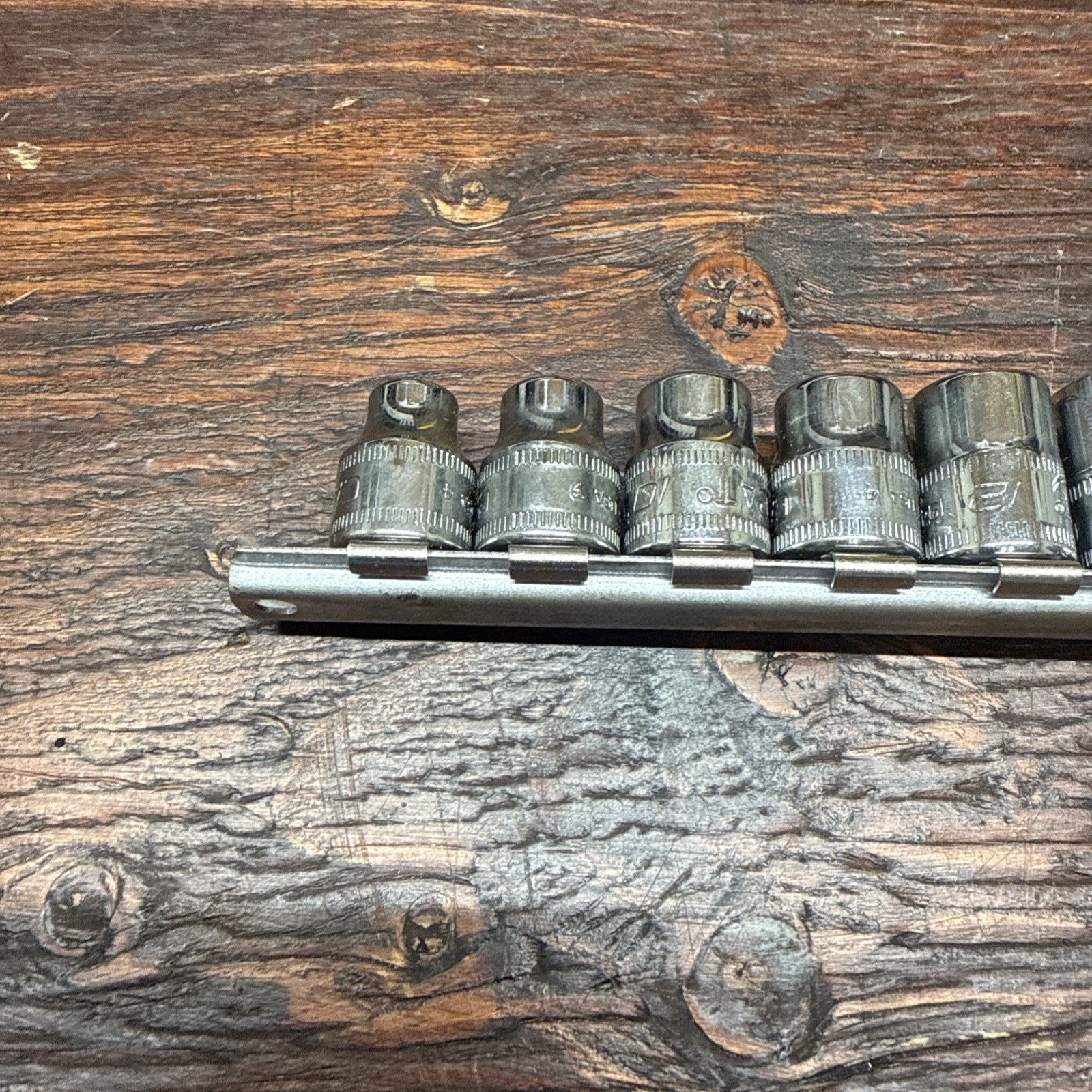 CAT /Snap-On Tool 194-3574 12-Piece Socket Set 3/8 Drive Metric 8-19 mm 12-Point