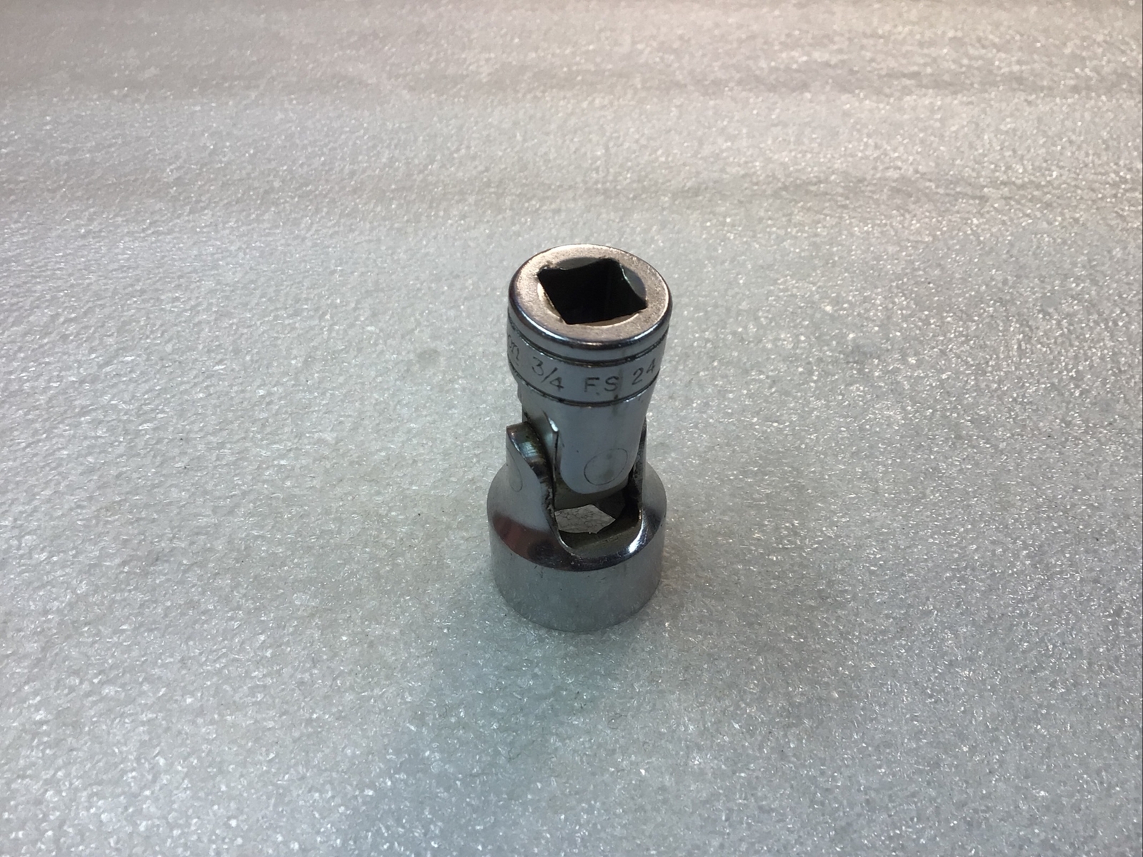 Snap On#FS24 -3/4″, SAE, Chrome, 12 Pt., Shallow, Swivel Socket, 3/8″ Dr.-Nice-