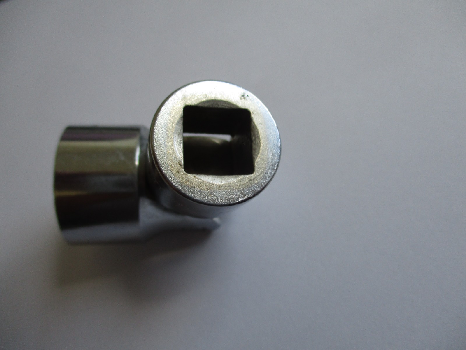Snap On Tools Vintage FVU22 11/16″ – 3/8″ Dr 12 Pt Universal Swivel Socket NICE