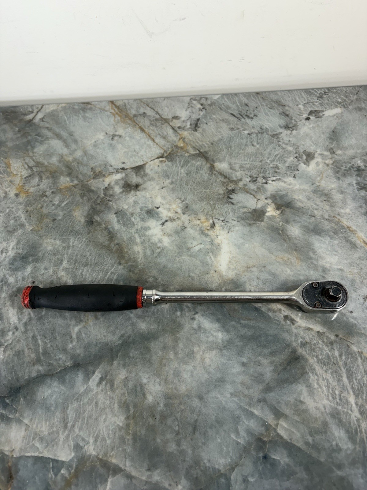 Snap-On FHL80 3/8″ Soft-Grip Long-Handle Ratchet – Red
