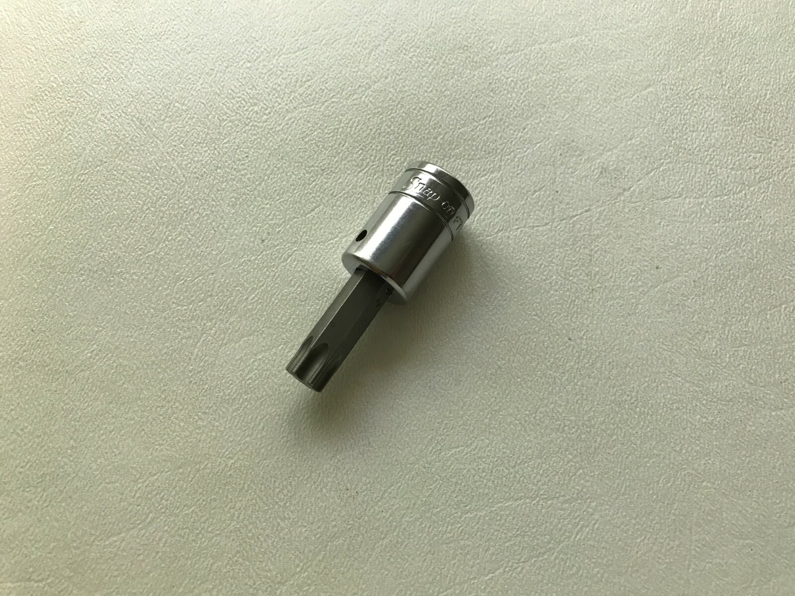 Snap-On Tools USA 3/8″ Drive T50 Std Torx Bit Chrome Socket FTX50C *NEW BIT*