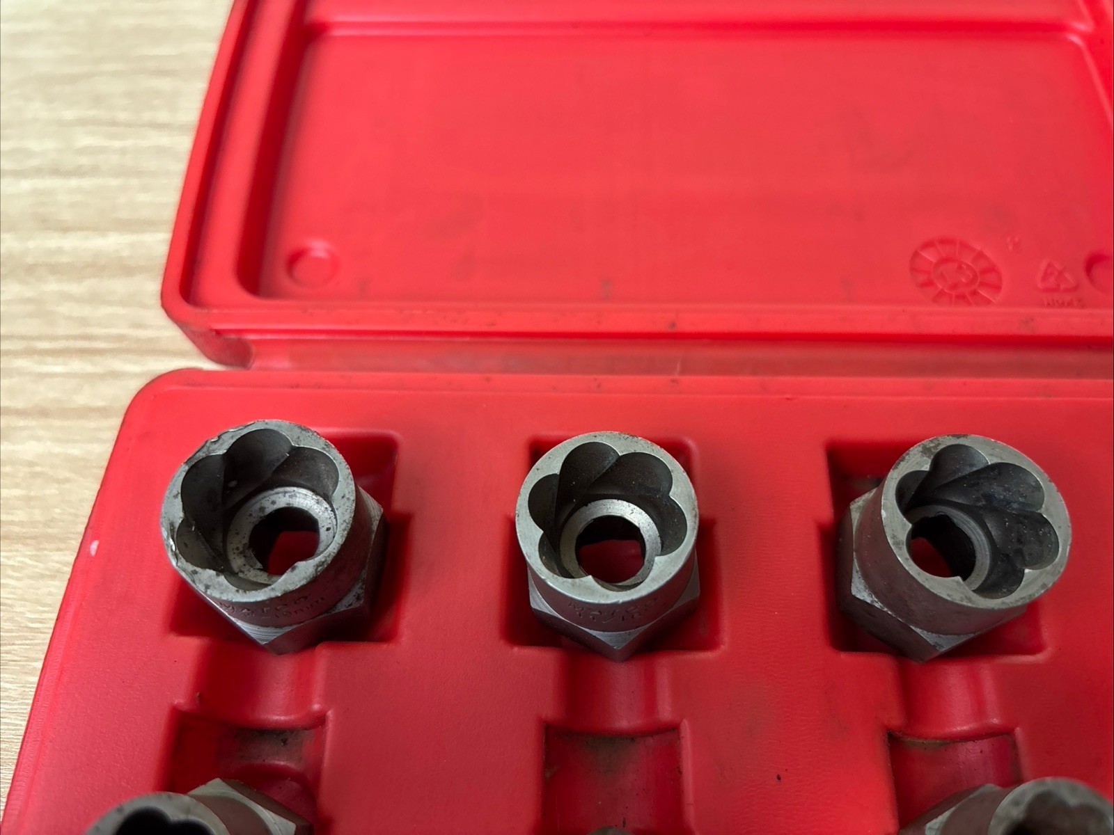 Matco MBX13 3/8″ Drive Bolt Extractor Set 1/4″-3/4″ 8mm-19mm 2 Pieces Missing