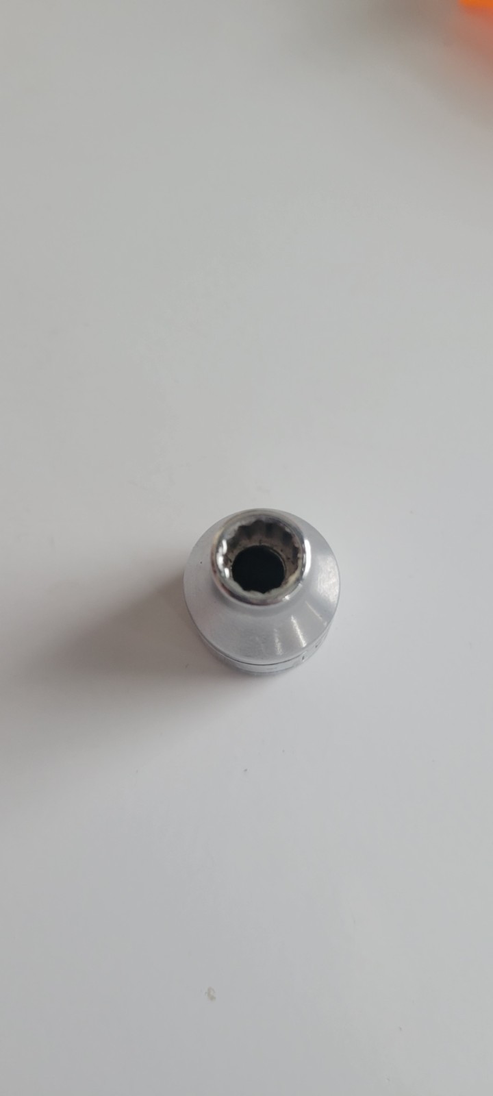 Like New Snap On 3/8 Drive 1/4 Socket Fv081