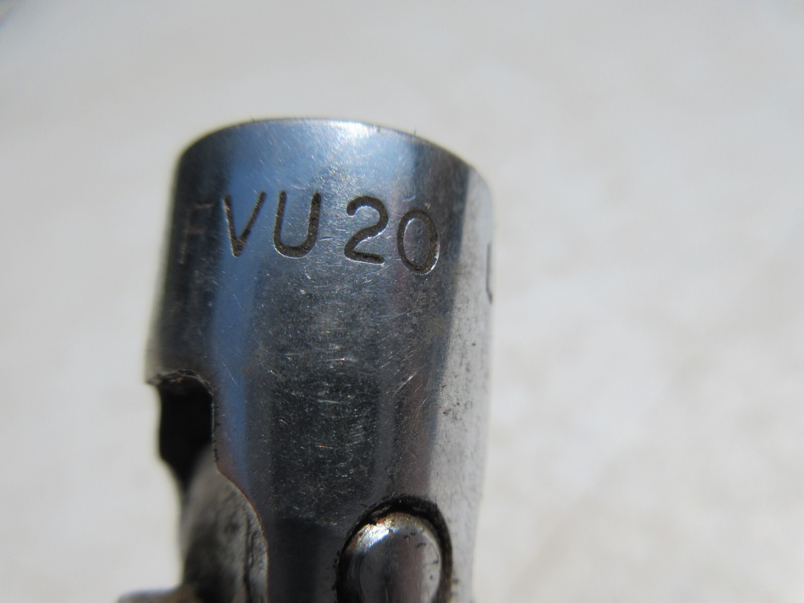 Snap On Tools 3/8″ Drive Swivel Universal 5/8″ Socket FVU20