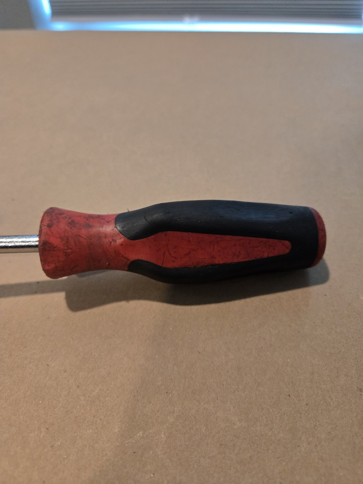 Snap On 10″ Long Soft Grip Dished Trim Pad Tool Red/Black Handle USA ASGD1B