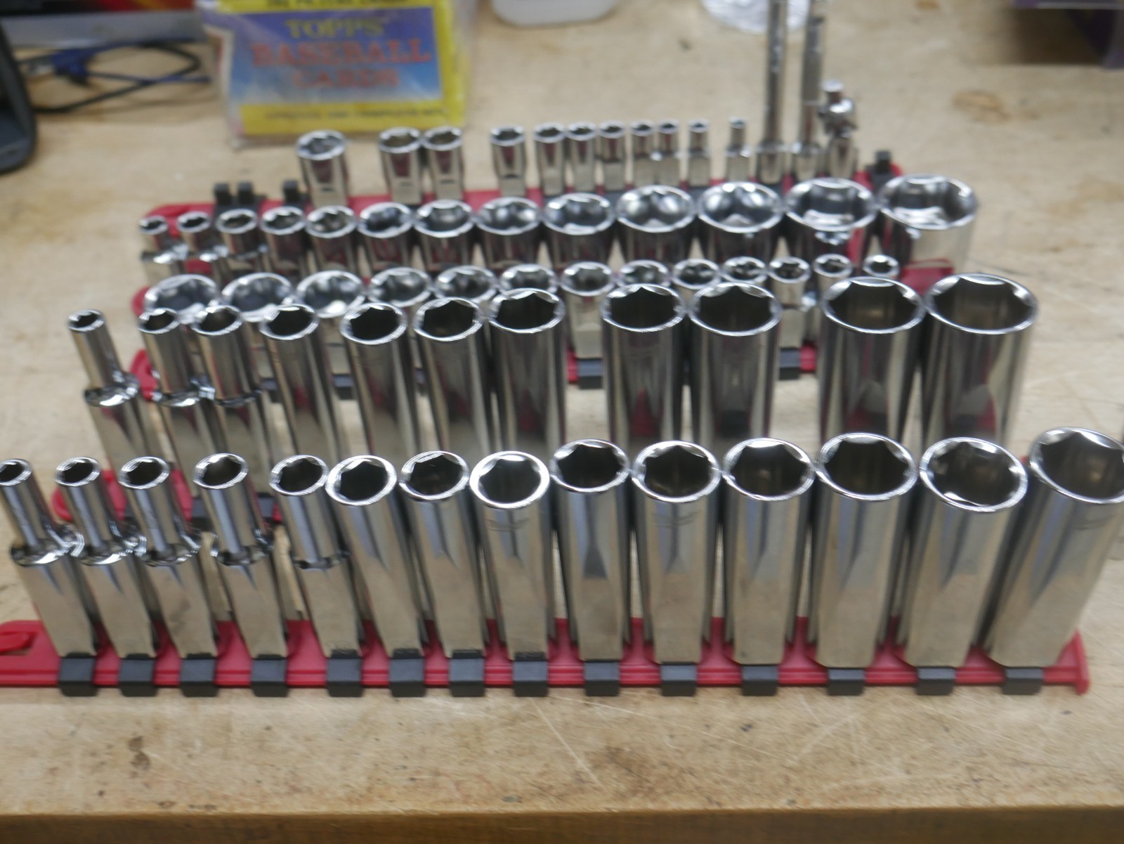 MILWAUKEE ASSORTED DEEP WELL REGULAR SOCKETS METRIC STANDARD 68 PIECES 3/8 1/2