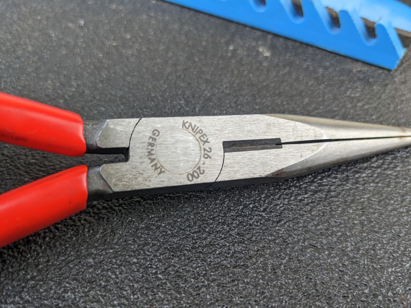 #bj159 Matco/Knipex Tools PNC8/26-200 – 8″ Soft Needle Nose Pliers w/ Cutter