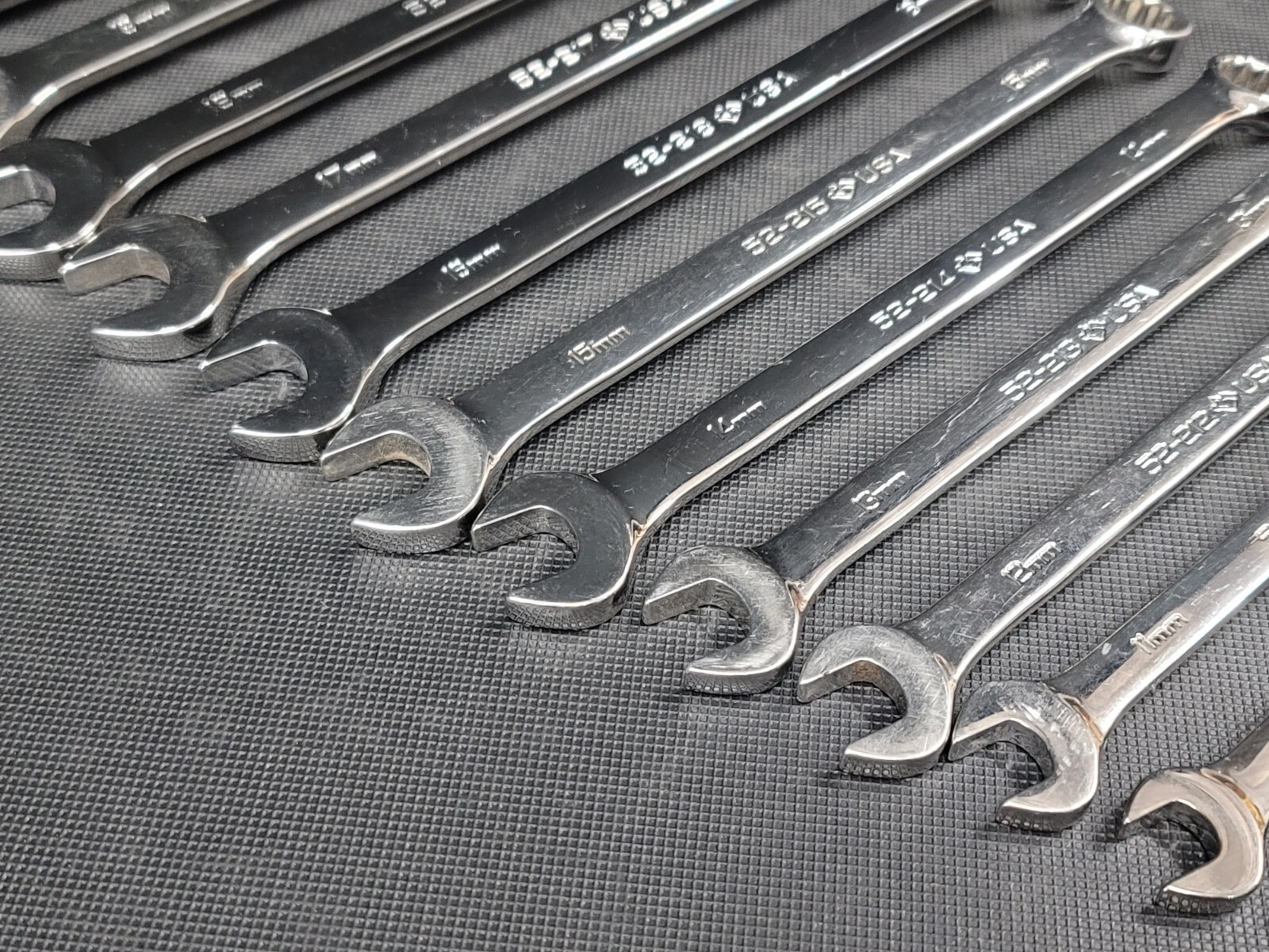 Armstrong Tools 15 pc 12 point Metric Combo Wrench Set 7-19mm & 21-22mm GMTK 52