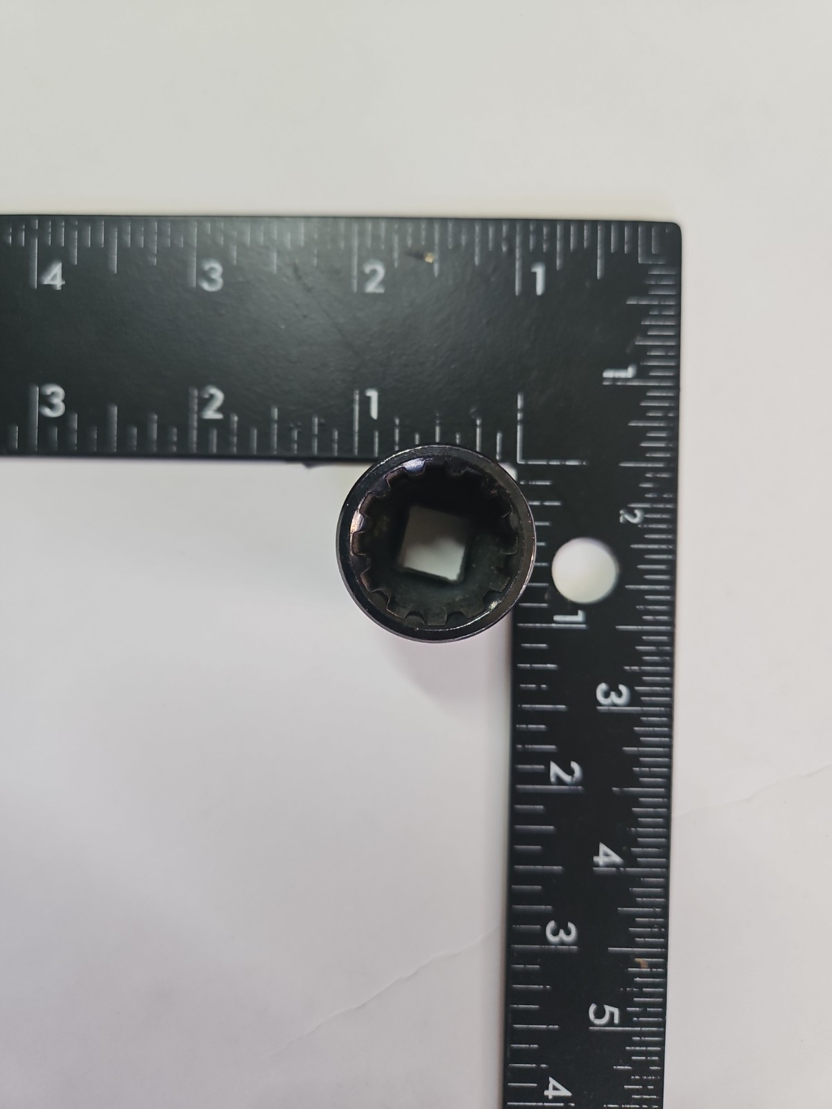 Husky 11/16″ Knurl Grip Universal Socket 3/8″ Drive Non-Impact
