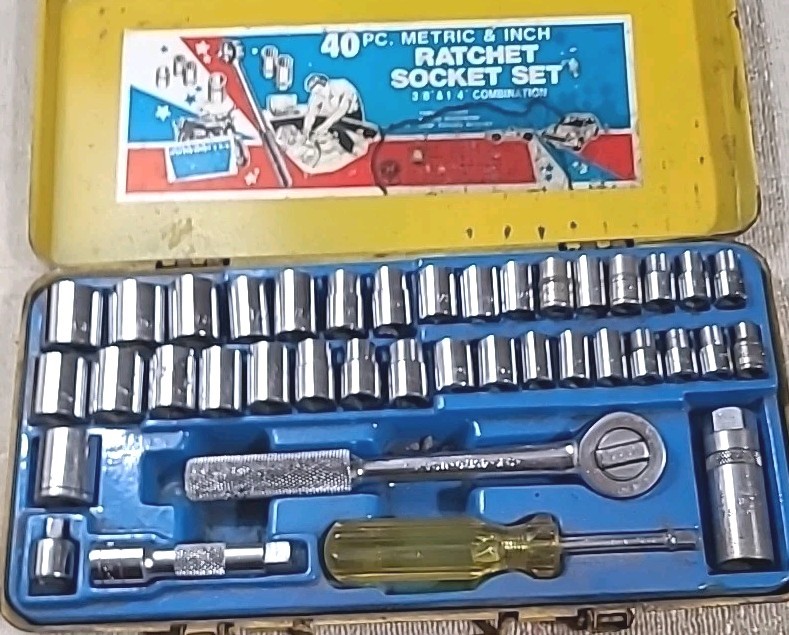 Royal Tools 40 Piece SAE & Metric Ratchet Socket Vtg Tool Set No 275 & S-K TOOL