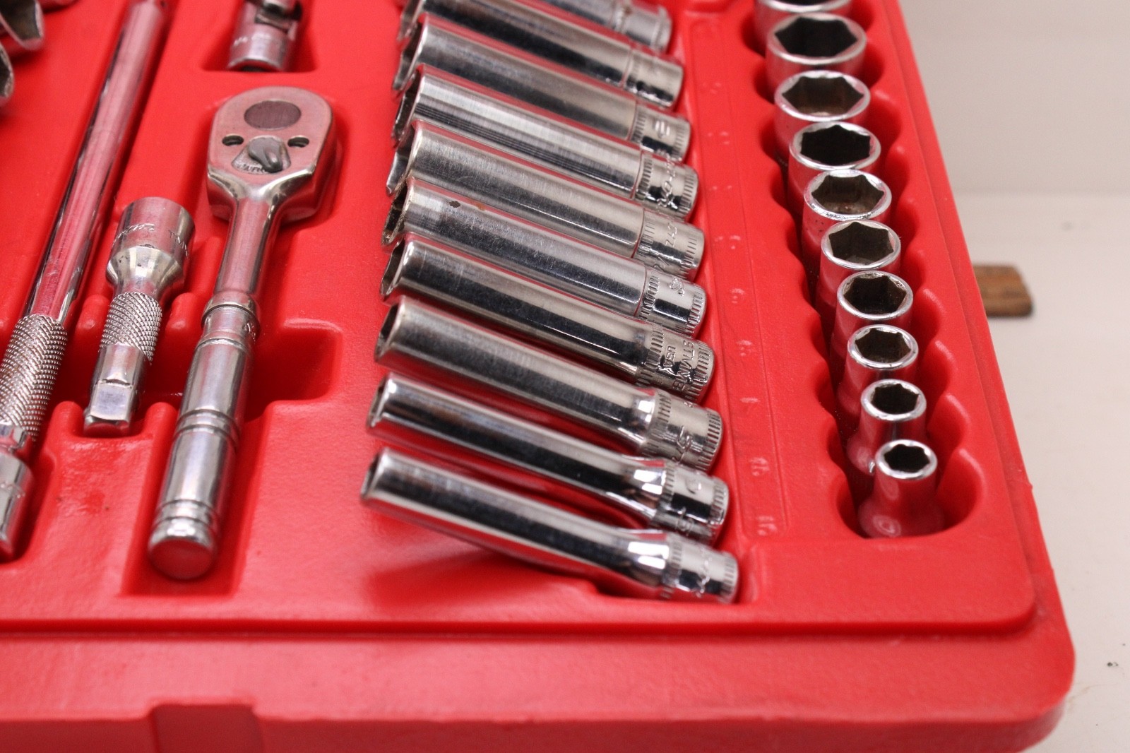 Snap-on 144TMPB 44 Piece 1/4″ Drive 6-Point Metric/ SAE General Service Set USA