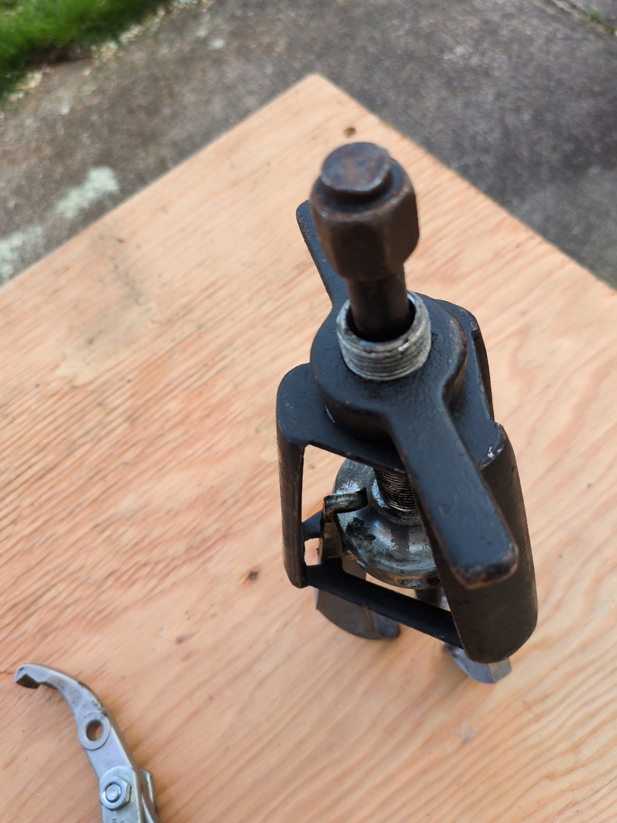 Bearing Pullers one heavy duty and one standard both one price