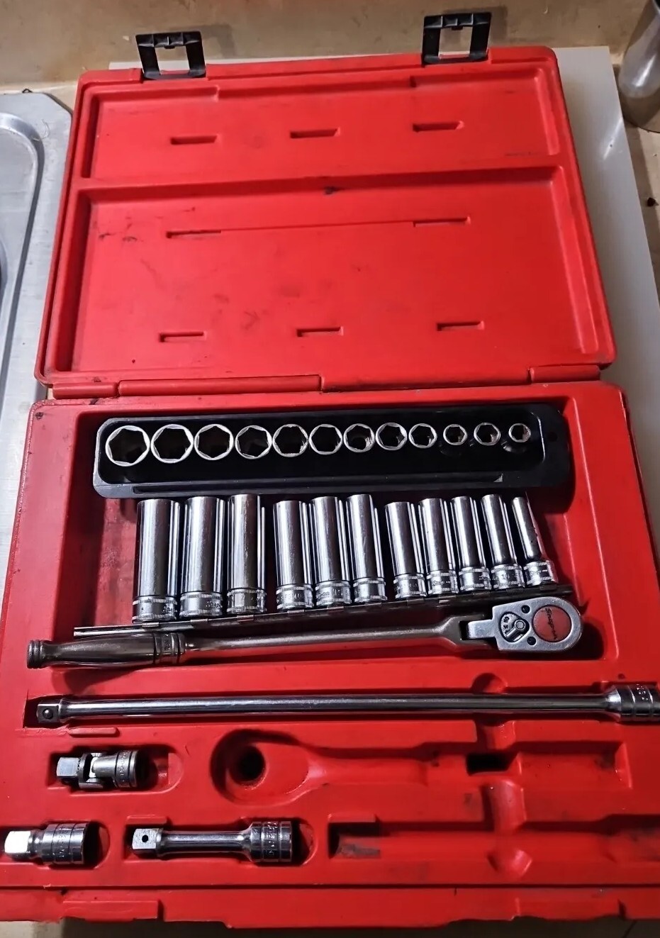 Snap-on Tools 28 pc 3/8″ Drive 6-pt Metric Socket Set w/Flex Ratchet, Extensions