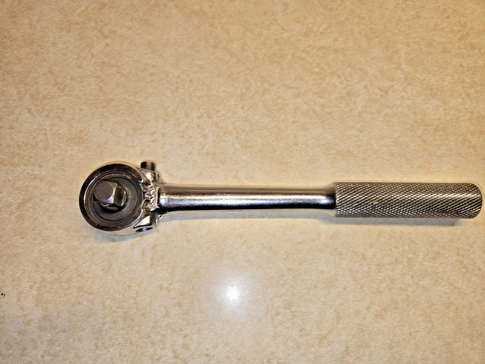 Vintage S-K, 3/8″ Drive, 7-1/2″ Long, w/(Left-Right) Direction Side Knob Ratchet