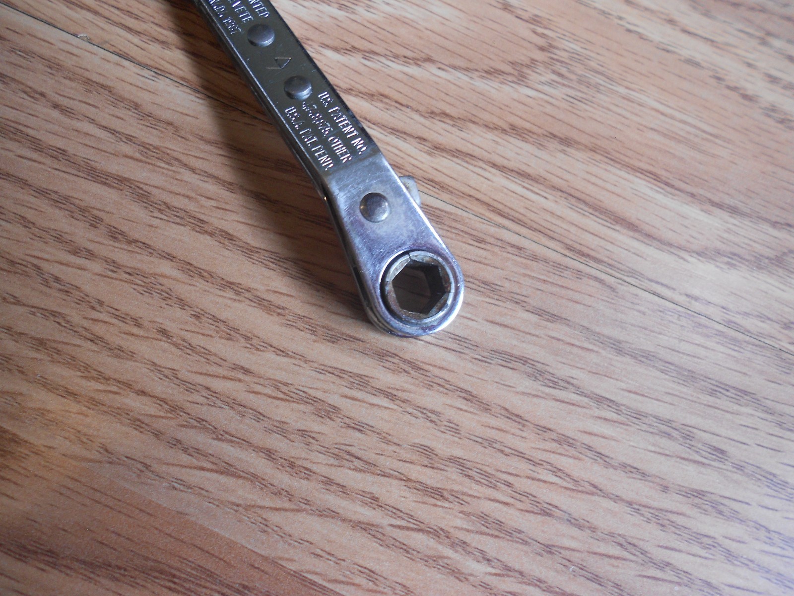 1 MAC TOOLS ROW0810 1/4″ x 5/16 6pt Reversible Ratcheting Offset Box Wrench USA