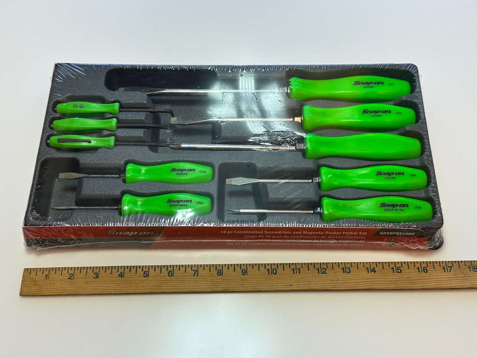 NEW Snap-On Tools USA SDDDPBX100G 10pc Screwdriver & Magnetic Pocket Pry Bar Set
