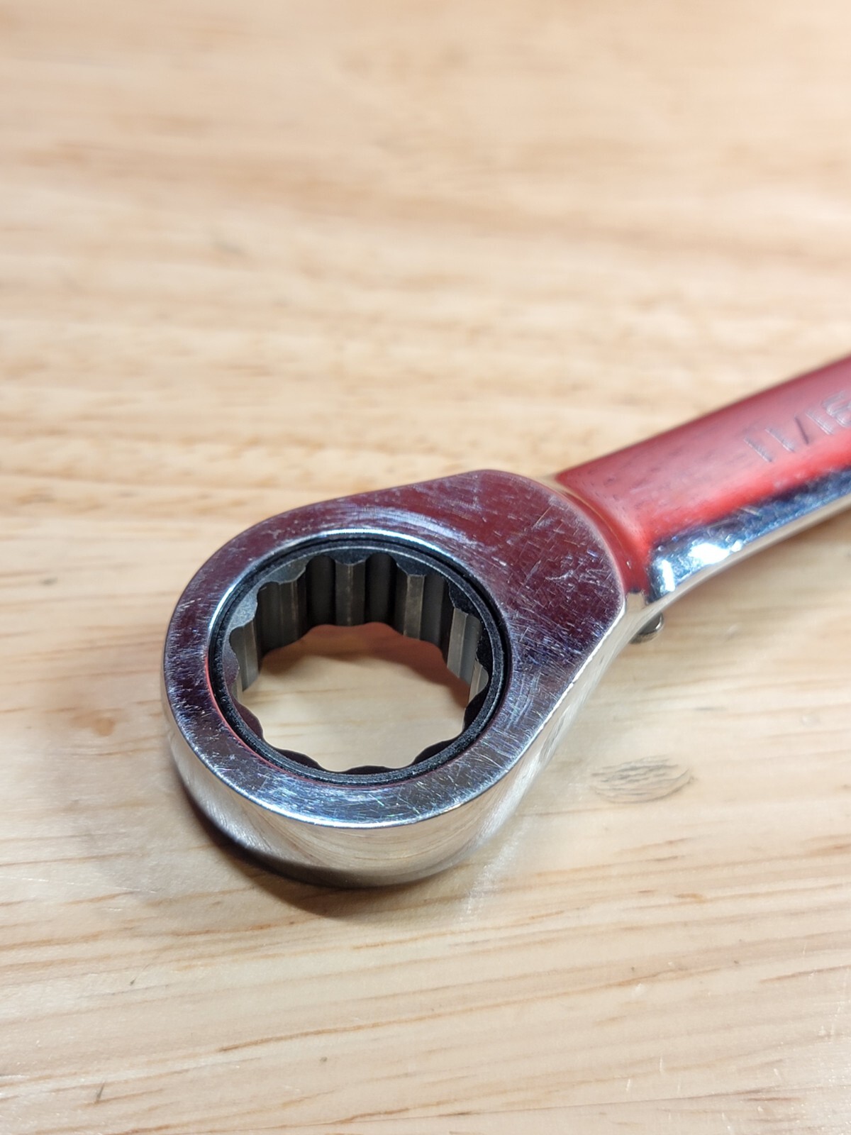 GearWrench Reversible 11/16″ SAE 12-Point Ratchet Wrench