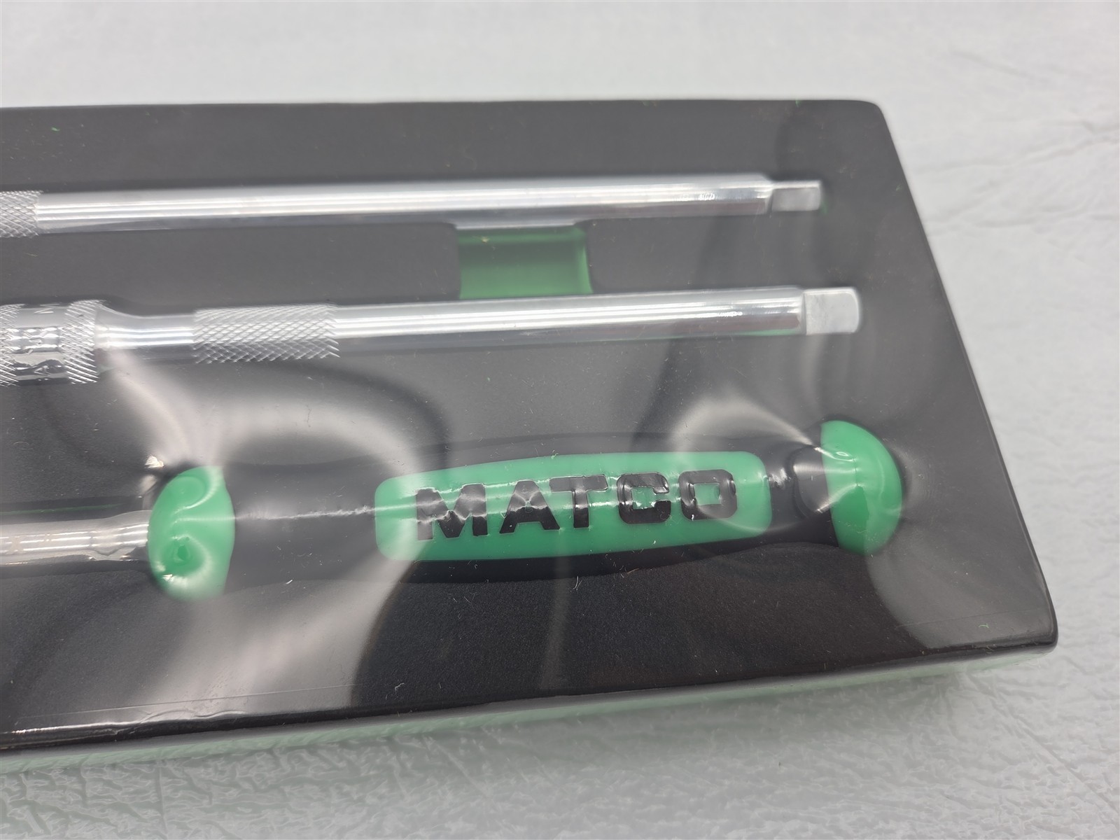 Matco Tools BFR128SETG 3/8″ Drive Locking Flex Head Ratchet Extension Set Green