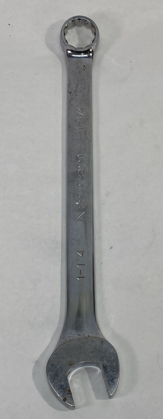 Northern Tools Large CR-V Chrome 1-1/4 SAE 12 Point Combination Wrench