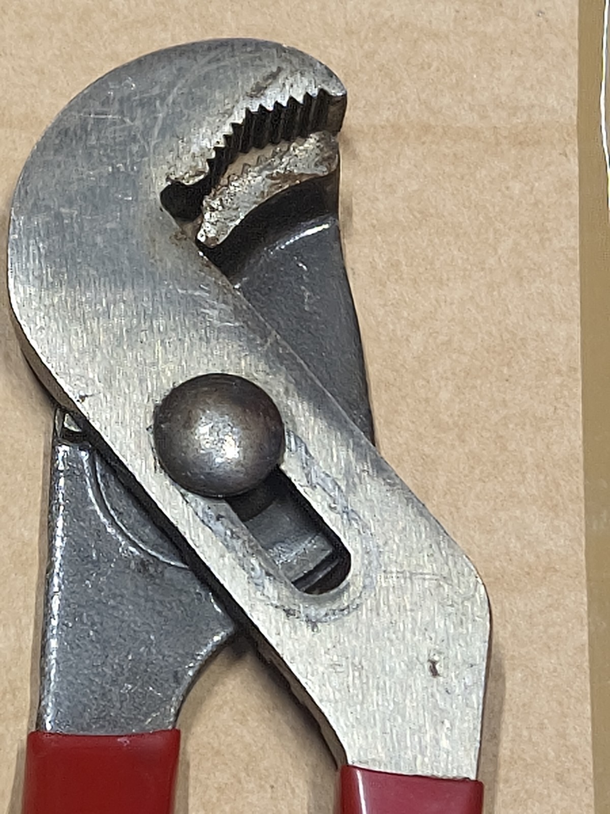 Lot of 2 MAC Tools USA Pliers Water Pliers Gripping M420G M410G