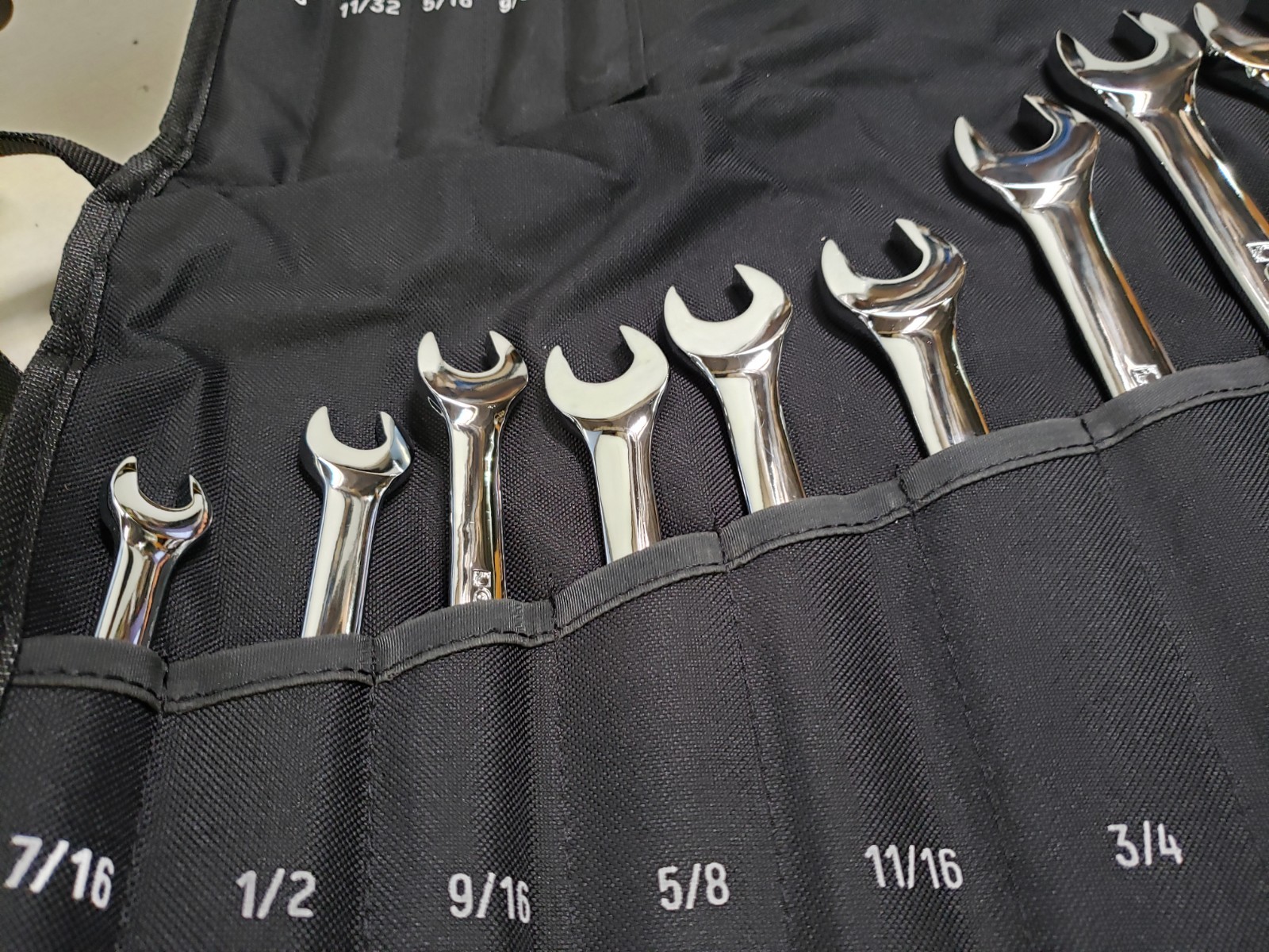 GearWrench 81917 – 18 Pc. SAE Long Pattern Combination Non-Ratcheting Wrench Set