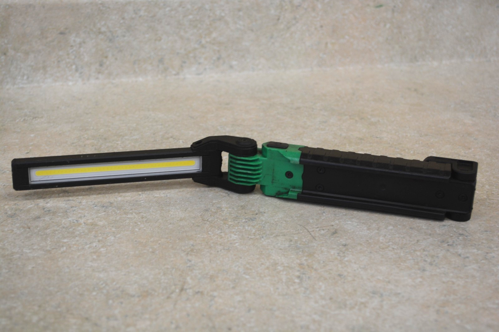 MATCO Tools Cordless Folding Work Light MWLAG *Pre-owned* FREE SHIPPING