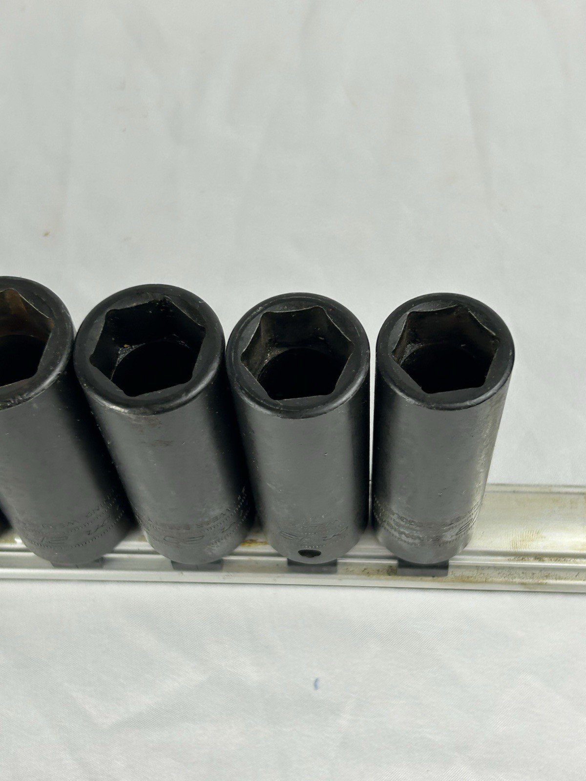 Snap-On 1/2″ Drive 6 Point Metric 18mm-32mm SIMM180-SIMM320 Deep Socket Set 9pc